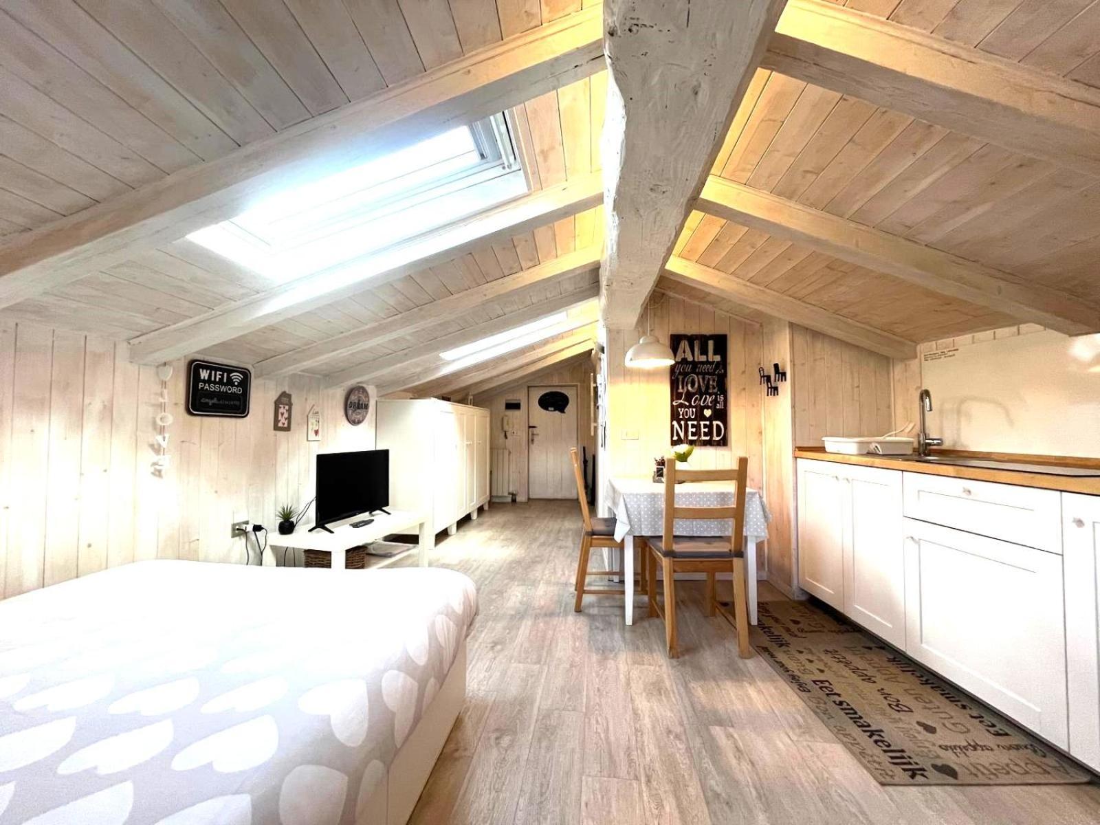 Il Piccolo Loft Nel Cuore Antico Di Aosta - You & Me Case Vacanza ภายนอก รูปภาพ
